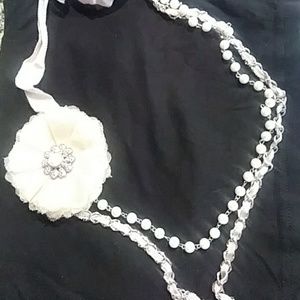 Beautiful 2 strand flower and pearl necklace